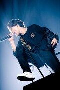 TAKUYA∞(Vo, Programming)(撮影:田中聖太郎)