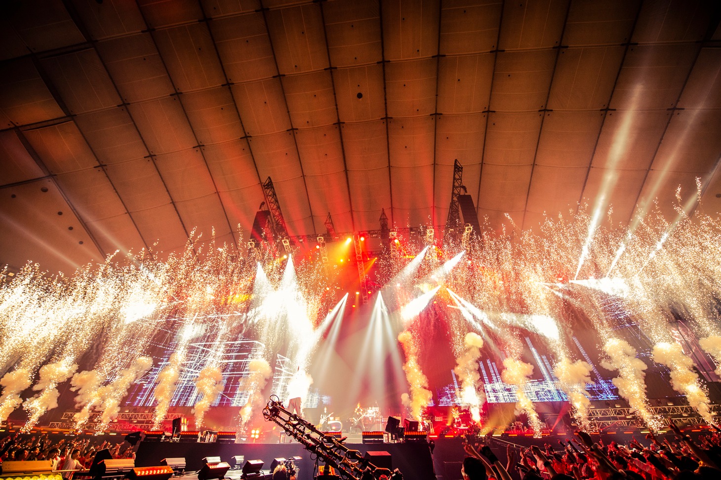 UVERworld「UVERworld LIVE 2019 at TOKYO DOME」の様子。（撮影：田中聖太郎）