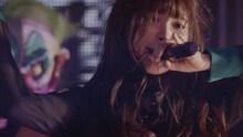 EMPiRE「Have it my way」ライブ映像のワンシーン。