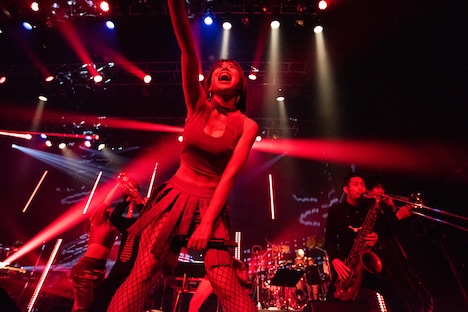 フィロソフィーのダンス「Glamorous 4 Tour」最終公演の様子。