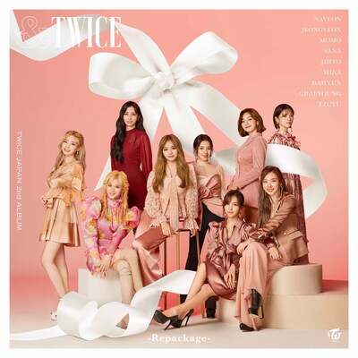 TWICE「&TWICE」初回限定盤ジャケット