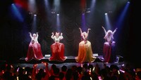 ももいろクローバーZ「5th ALBUM『MOMOIRO CLOVER Z』SHOW at 東京キネマ倶楽部」スポット映像のワンシーン。