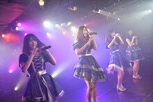 新生夢みるアドレセンス。左から鳴海寿莉亜、山口はのん、山下彩耶、白川蘭珠。