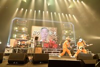 ユニコーン「ユニコーン100周年ツアー“百が如く”」大阪・フェスティバルホール公演の様子。（撮影：三浦憲治 / チームライトサム）