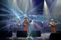 ユニコーン「ユニコーン100周年ツアー“百が如く”」大阪・フェスティバルホール公演の様子。（撮影：三浦憲治 / チームライトサム）