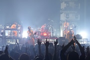 ユニコーン「ユニコーン100周年ツアー“百が如く”」大阪・フェスティバルホール公演の様子。(撮影:三浦憲治 / チームライトサム)