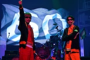 ユニコーン「ユニコーン100周年ツアー“百が如く”」大阪・フェスティバルホール公演の様子。(撮影:三浦憲治 / チームライトサム)