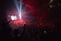 ユニコーン「ユニコーン100周年ツアー“百が如く”」大阪・フェスティバルホール公演の様子。（撮影：三浦憲治 / チームライトサム）