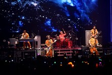 ユニコーン「ユニコーン100周年ツアー“百が如く”」大阪・フェスティバルホール公演の様子。（撮影：三浦憲治 / チームライトサム）