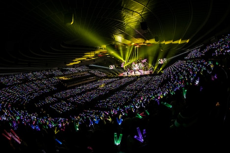 「BULLET TRAIN ARENA TOUR 2019-2020 Revolucion viva ～Pastel Shades Christmas～」の様子。