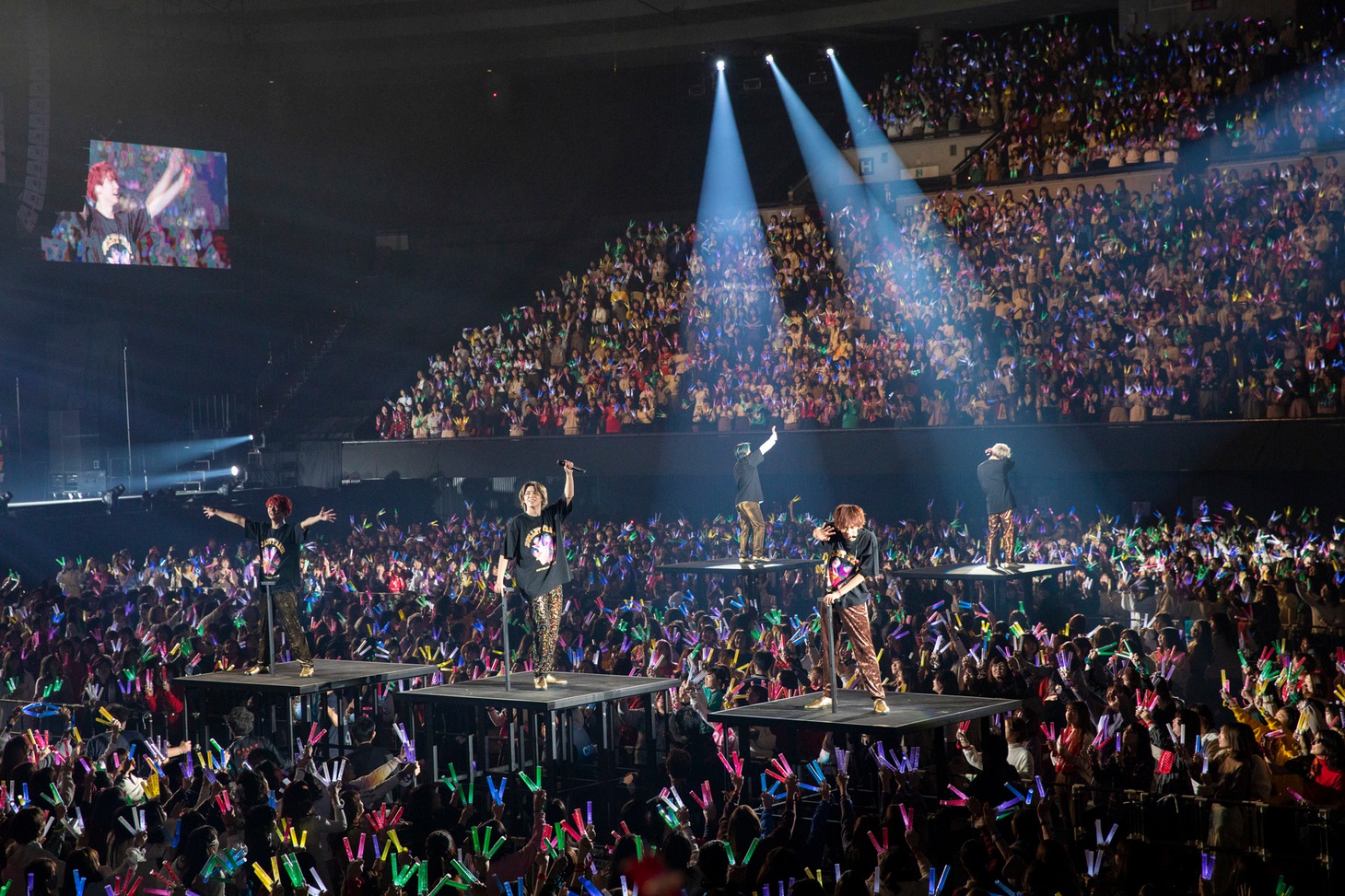 「BULLET TRAIN ARENA TOUR 2019-2020 Revolucion viva ～Pastel Shades Christmas～」の様子。