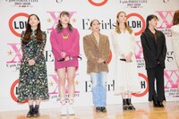 左から石井杏奈、須田アンナ、YURINO、楓、藤井夏恋。