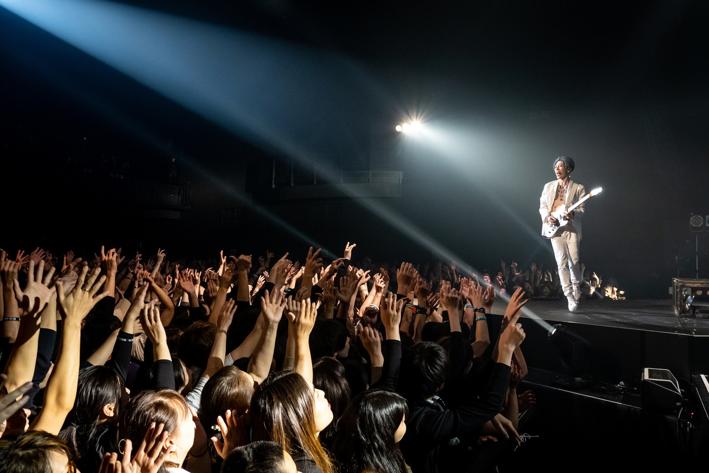 MIYAVI「"NO SLEEP TILL TOKYO" World Tour 2019 JAPAN」大阪・Zepp Osaka Bayside公演の様子。