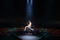 MIYAVI「"NO SLEEP TILL TOKYO" World Tour 2019 JAPAN」大阪・Zepp Osaka Bayside公演の様子。
