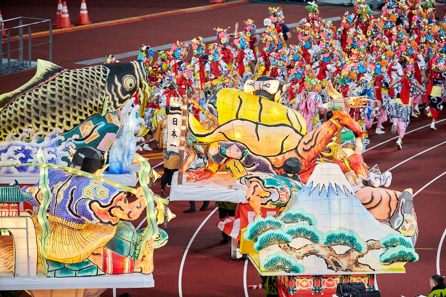 「国立競技場オープニングイベント ～HELLO, OUR STADIUM～」の「東北絆まつり」の様子。（写真提供：JSC）