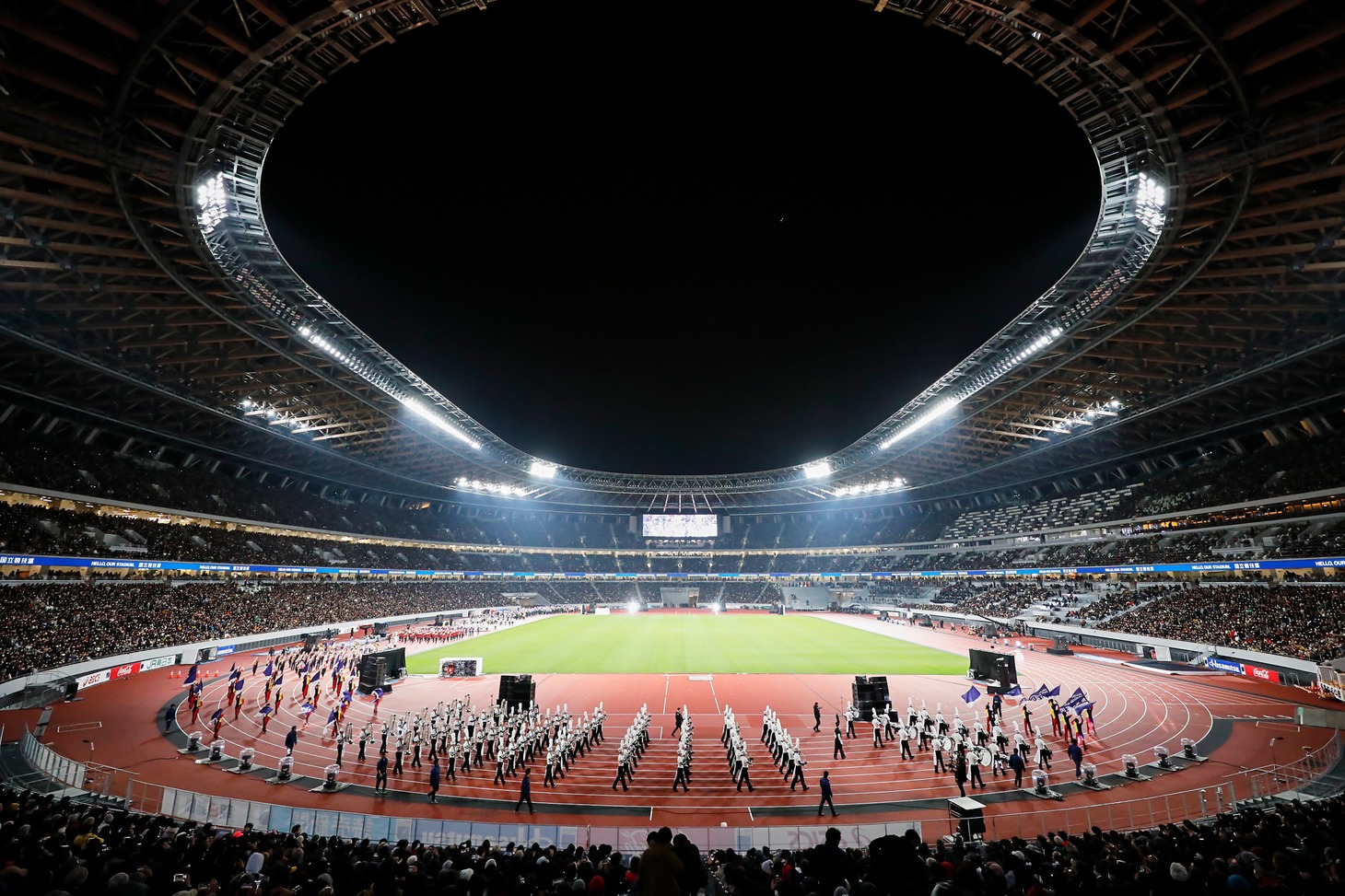 「国立競技場オープニングイベント ～HELLO, OUR STADIUM～」の「OUR SPORTS DAYセレブレーションパレード」の様子。（写真提供：JSC）
