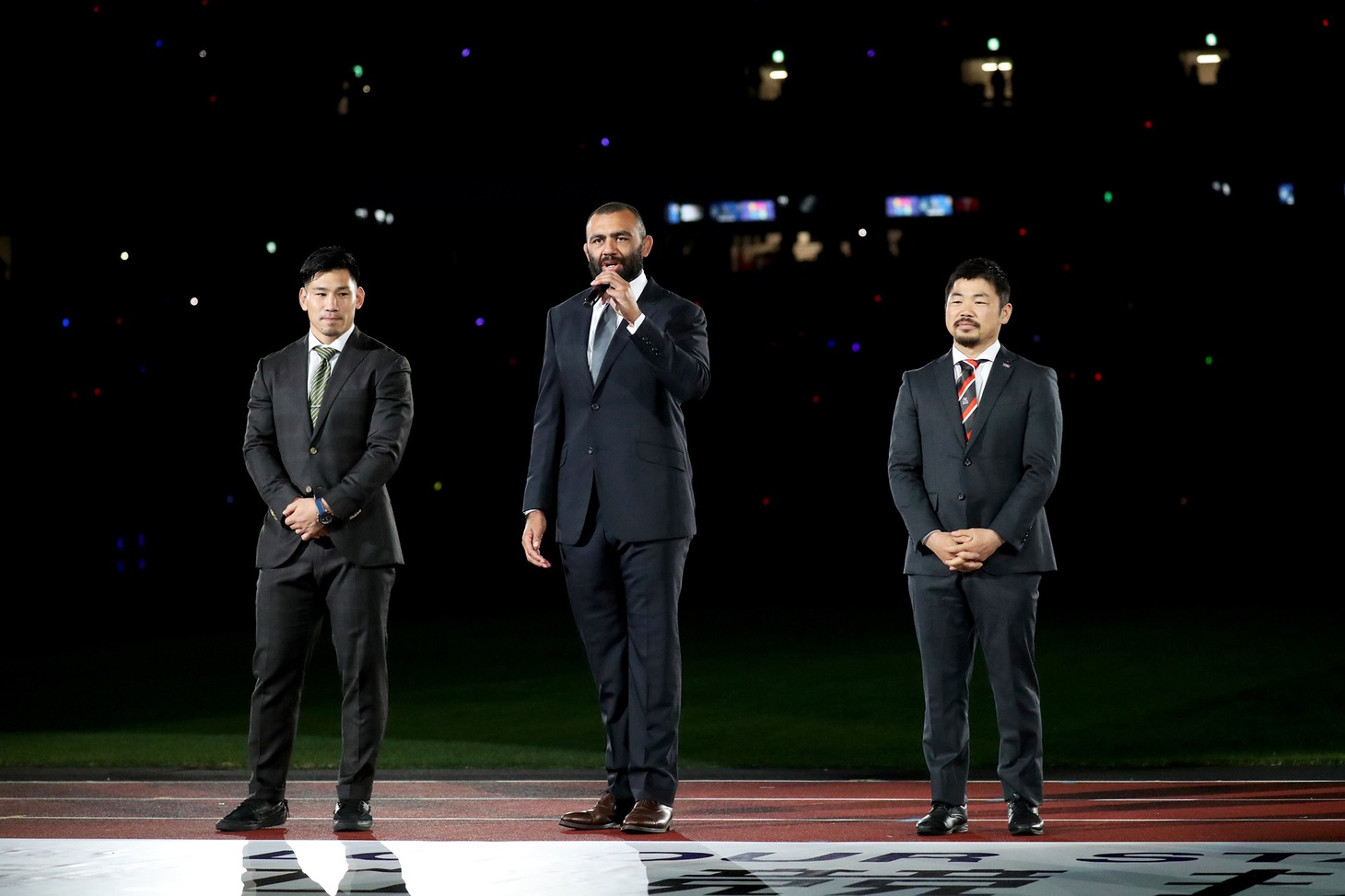 左からラグビー日本代表選手の中村亮土、リーチマイケル、田中史朗。（写真提供：JSC）