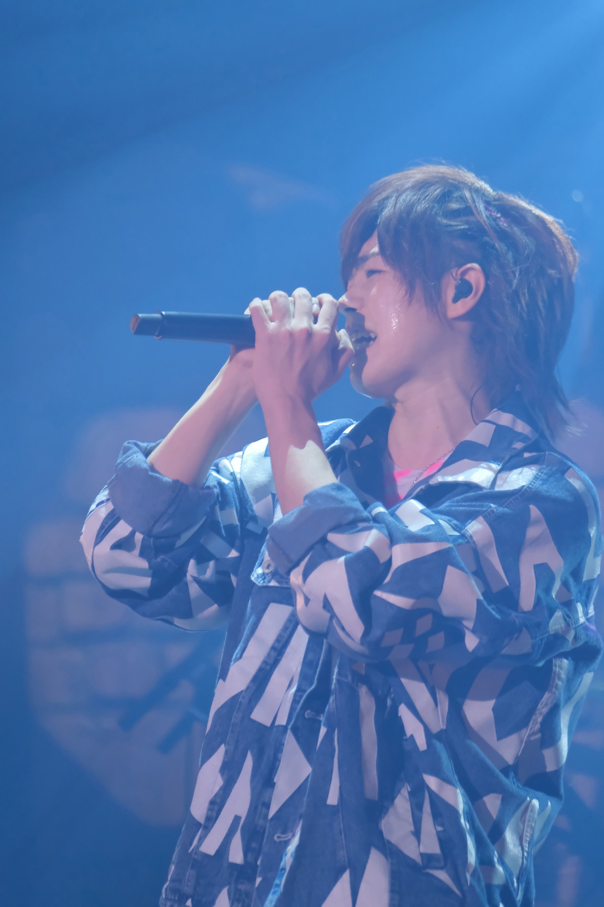 人気画像8位は「志麻×坂田が“百年戦争”で争うバースデーライブツアー、札幌で終幕」より、あほの坂田。。（撮影：原田直樹［n-foto］）