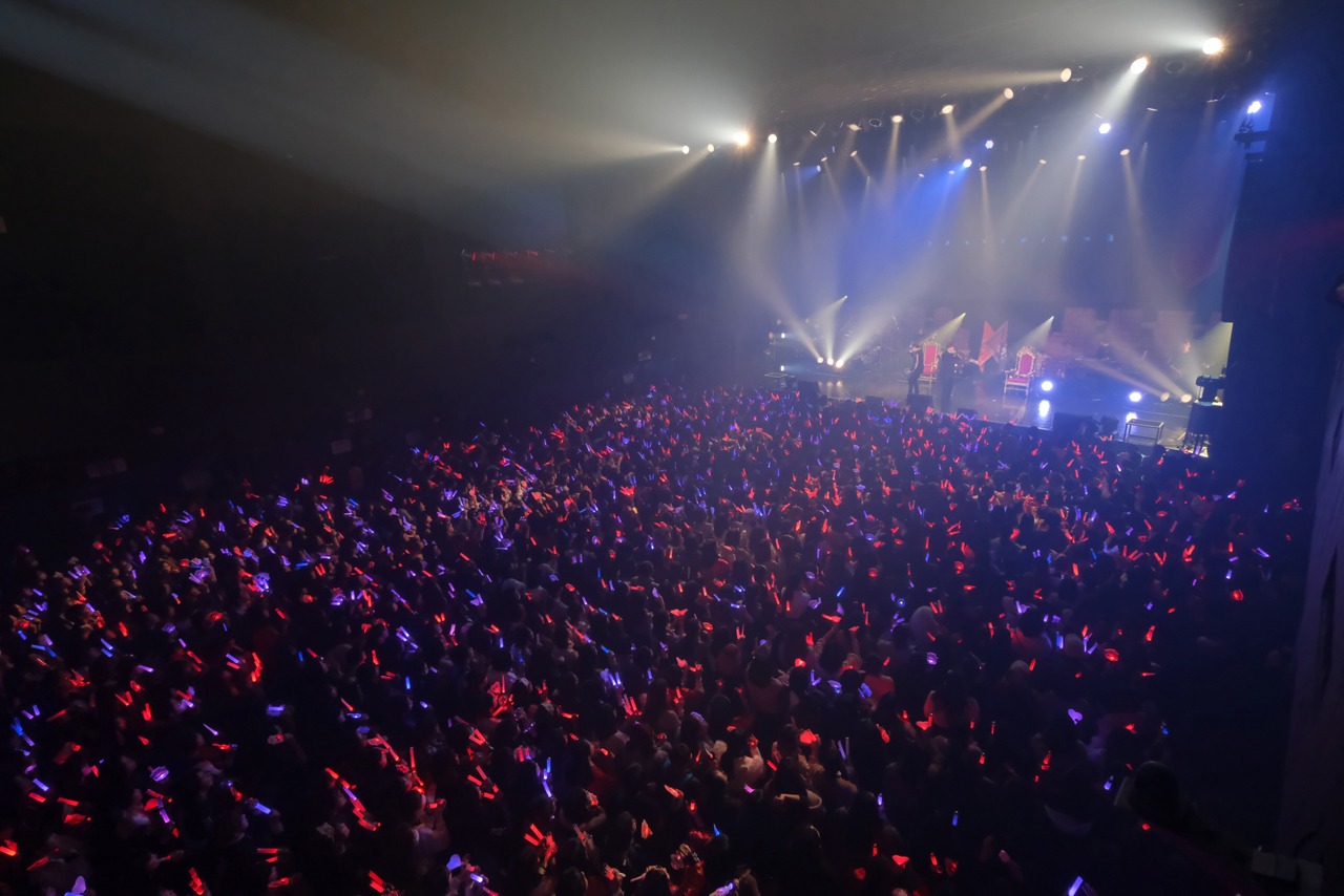 人気画像9位は「志麻×坂田が“百年戦争”で争うバースデーライブツアー、札幌で終幕」より、しまさか「【速報】しまさかでバースデーイベントやるってよwww >>4 ～百年戦争Live or die～」最終公演の様子。（撮影：原田直樹［n-foto］）