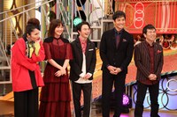 「クイズ！ドレミファドン！2020新春SP」より「絶対零度～未然犯罪潜入捜査～」チーム。(c)フジテレビ