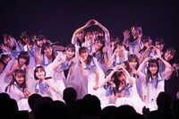 「少女たちよ」を披露するSTU48の2期研究生。(c)STU
