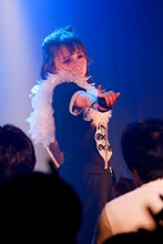 QUEENS「Challenge The 東名阪Tour」ファイナル公演の様子。（写真提供：スターレイプロダクション）