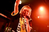 QUEENS「Challenge The 東名阪Tour」ファイナル公演の様子。（写真提供：スターレイプロダクション）