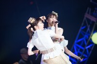 左から真山りか、星名美怜。