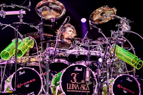 真矢（Dr）（撮影：田辺佳子、橋本塁）