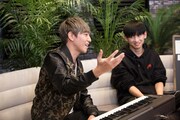 「MUSIC FUN! 生放送vol.2」の配信の様子。右は田中と共に番組に出演していたさなり。