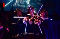 グラフィックポイのパフォーマンスを披露するときめき▽宣伝部。