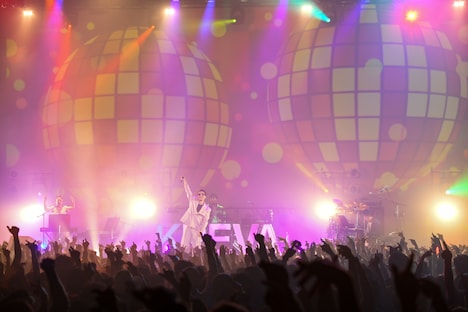 KREVA「KREVA CONCERT TOUR 2019-2020『敵がいない国』」東京・チームスマイル・豊洲PIT公演（撮影：岸田哲平）