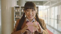 PiXMiX「チョコレート・リグレット」ミュージックビデオのワンシーン。
