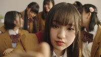 PiXMiX「チョコレート・リグレット」ミュージックビデオのワンシーン。
