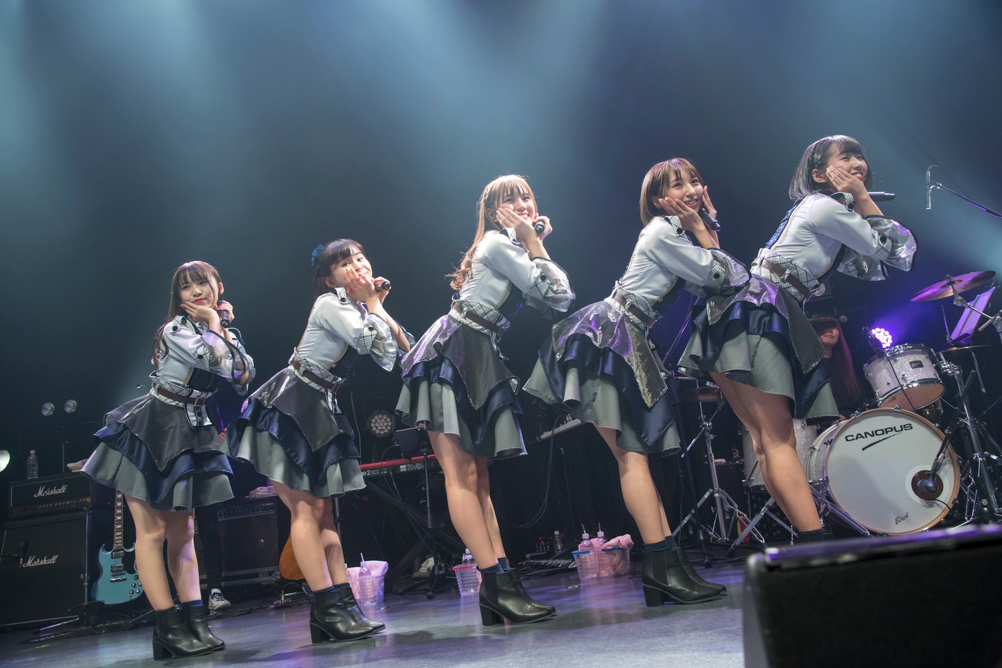 Jewel☆Ciel「アシタミライ」の様子。（写真提供：アクアルナ・エンターテイメント）