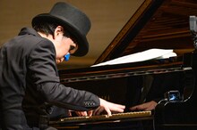 H ZETT M（Photo by Yuta Ito）