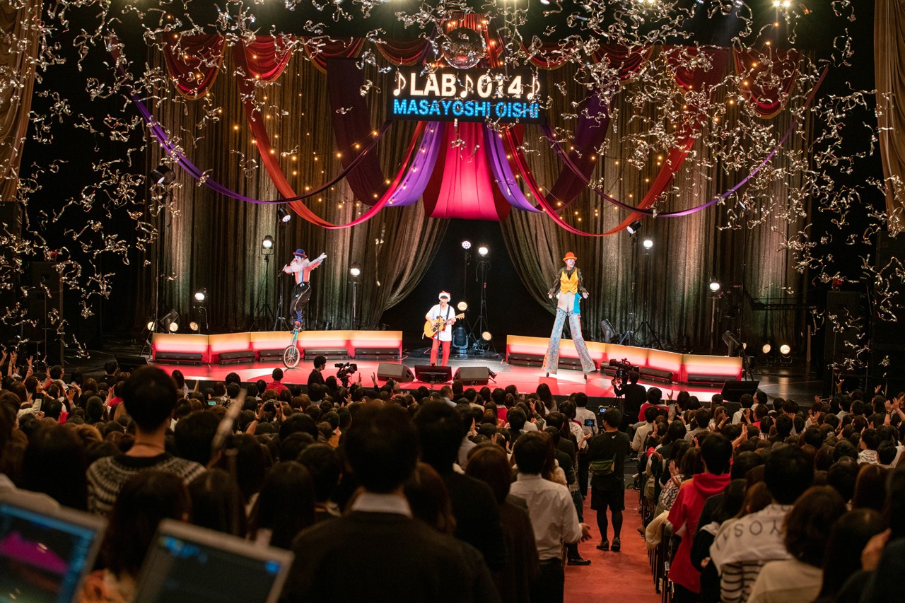 大石昌良「大石昌良の弾き語りラボ2019」最終公演の様子。（撮影：大参久人）