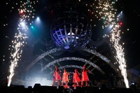 「ももいろクリスマス 2019 ～冬空のミラーボール～」の様子。（Photo by HAJIME KAMIIISAKA＋Z）