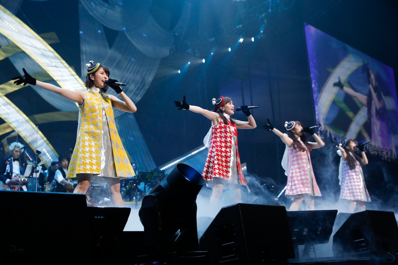 「ももいろクリスマス 2019 ～冬空のミラーボール～」の様子。（Photo by HAJIME KAMIIISAKA＋Z）