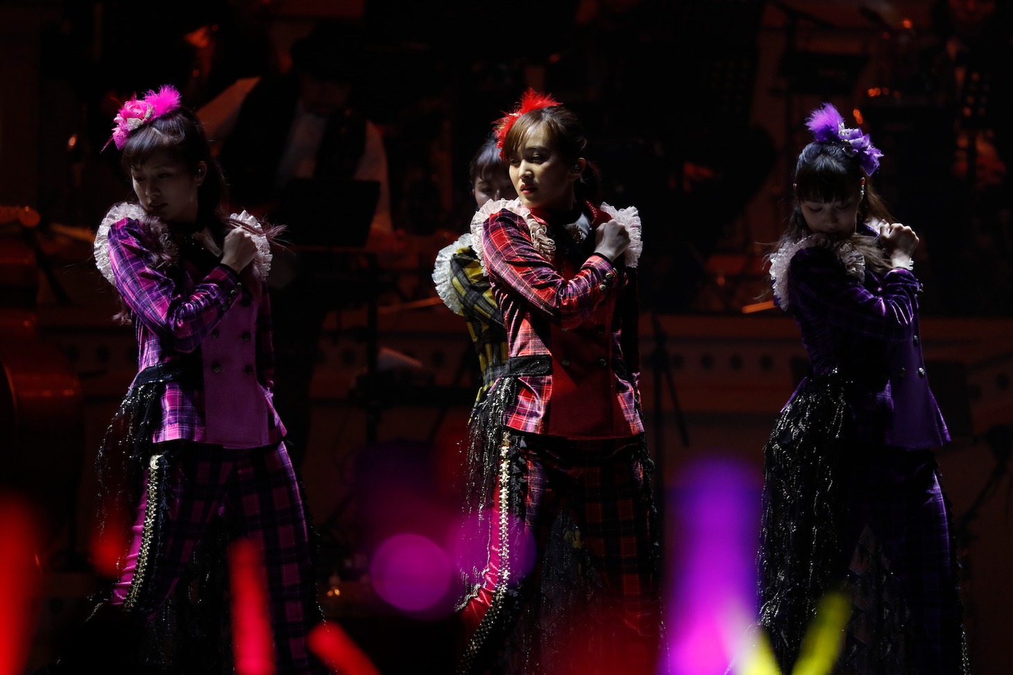 「ももいろクリスマス 2019 ～冬空のミラーボール～」の様子。（Photo by HAJIME KAMIIISAKA＋Z）