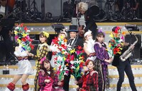 「ももいろクリスマス 2019 ～冬空のミラーボール～」の様子。（Photo by HAJIME KAMIIISAKA＋Z）