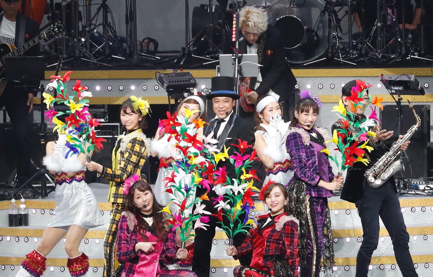 「ももいろクリスマス 2019 ～冬空のミラーボール～」の様子。（Photo by HAJIME KAMIIISAKA＋Z）