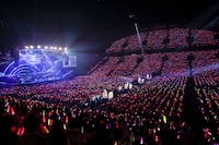 「ももいろクリスマス 2019 ～冬空のミラーボール～」の様子。（Photo by HAJIME KAMIIISAKA＋Z）