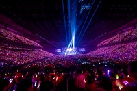 「ももいろクリスマス 2019 ～冬空のミラーボール～」の様子。（Photo by HAJIME KAMIIISAKA＋Z）