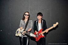 左からスティーヴ・ヴァイ、春畑道哉。