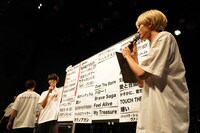 M!LK「変幻自在、ズバッとM!LK+6」東京・渋谷ストリームホール公演の様子。