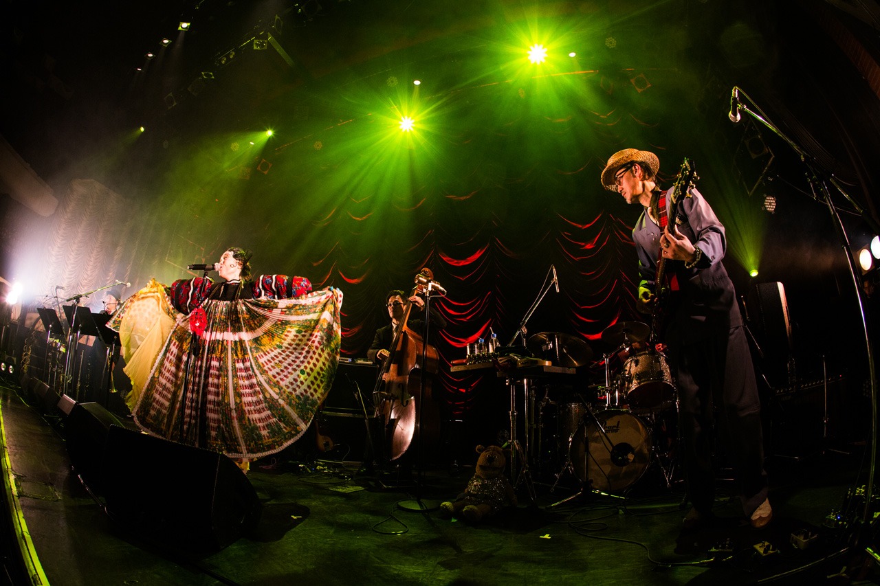 「EGO-WRAPPIN' live Midnight Dejavu」の様子。（撮影：仁礼博）
