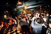 THE NEATBEATS（撮影：タイコウクニヨシ）