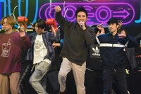 リハーサル中の郷ひろみ。