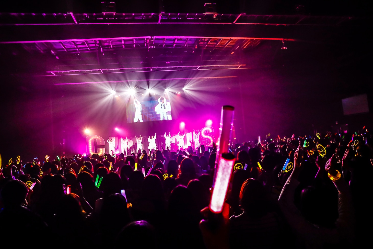 PRIZMAXのワンマンライブの様子。（撮影：笹森健一）